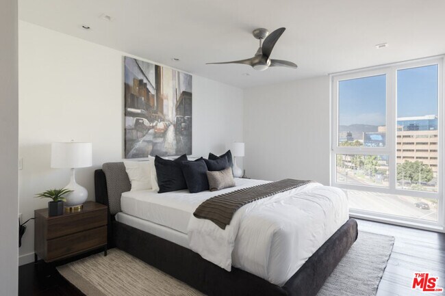 Photo - 3425 W Olive Ave Unit 471