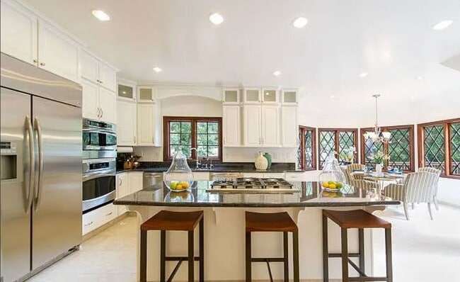 Photo - 2225 Summit Dr