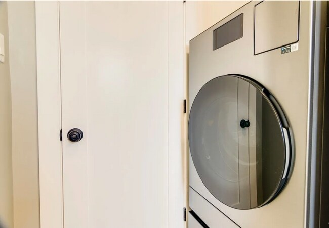 Photo - 3422 W Dickens Ave