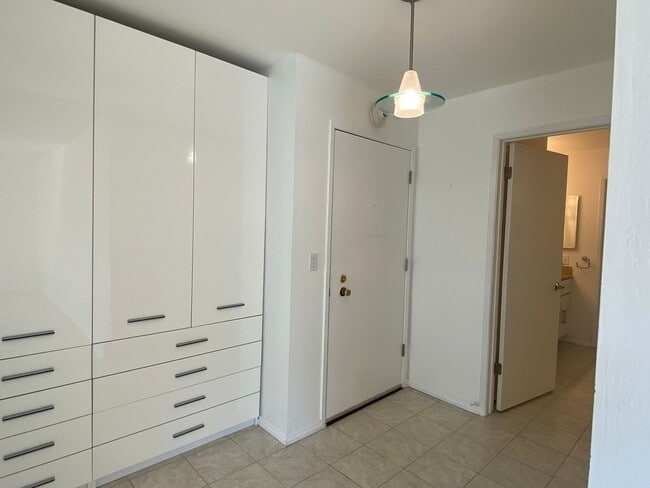 Photo - One Bedroom Condo Available in Watergate Community/Emeryville! Unit 388
