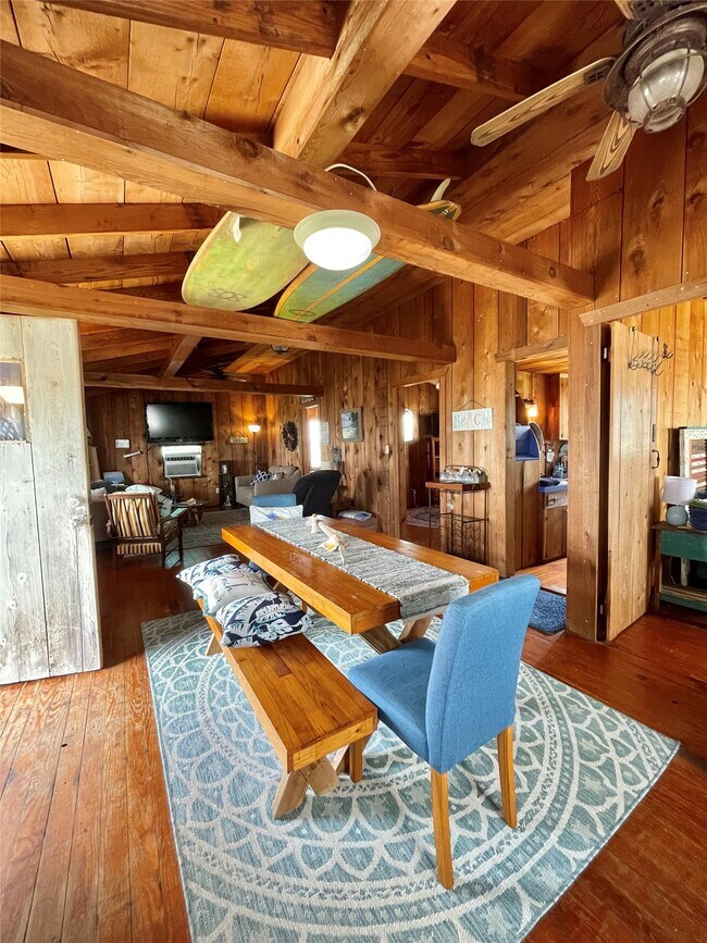 Photo - 1111 Surf Dr