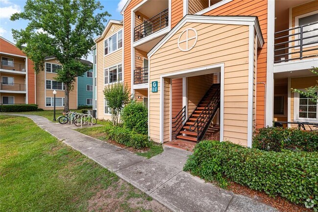 Building Photo - 2601 SW Archer Rd Rental