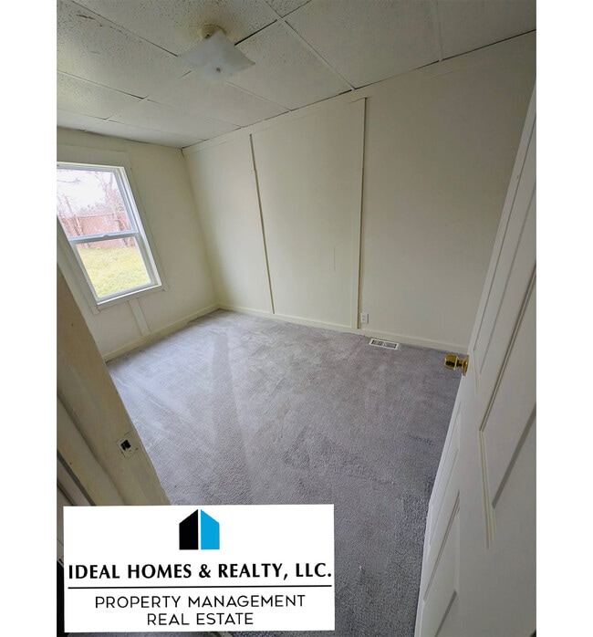 Photo - 1169 Terry Ave