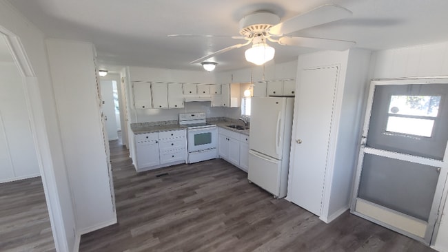 Photo - 142 Hamilton Dr