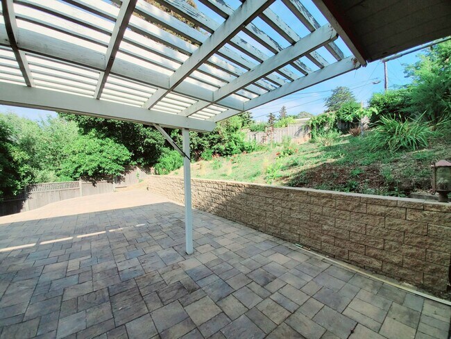 Photo - Hillsborough home with Bay views