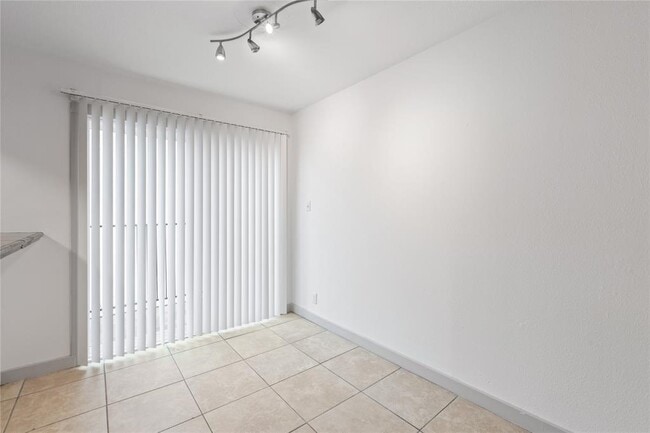 Photo - 1301 W Ben White Blvd Unidad 208