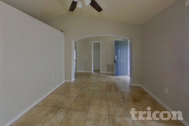 Photo - 400 Cocoa Ct