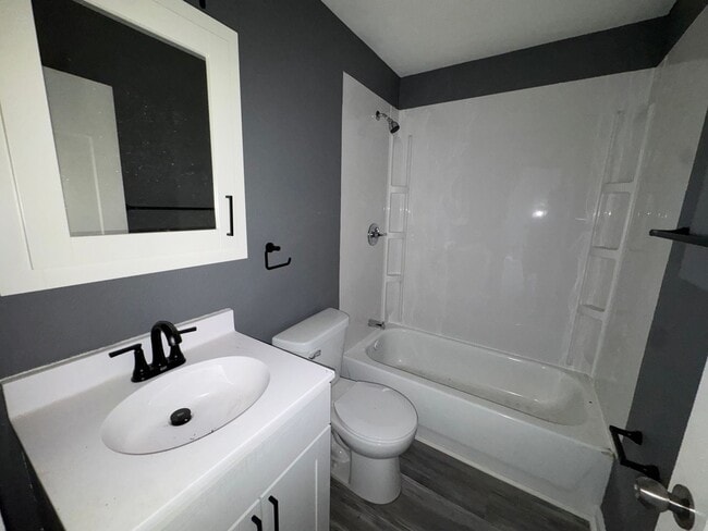 Photo - 805-807-807 9th St Unit 807 9th St (Left)