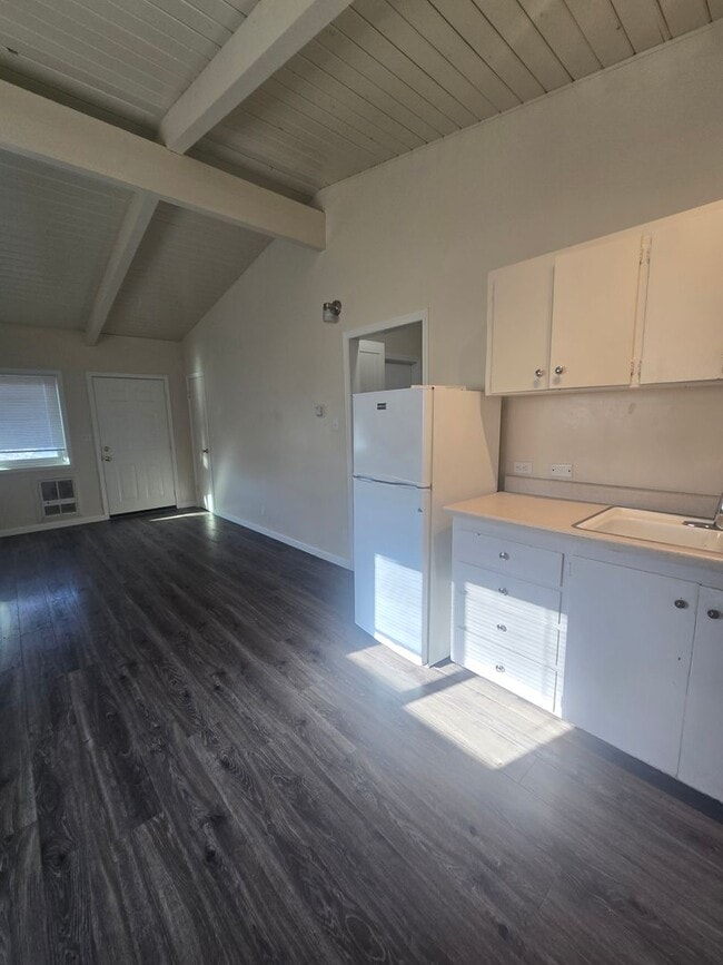 Photo - 2 bed / 1 bath Duplex