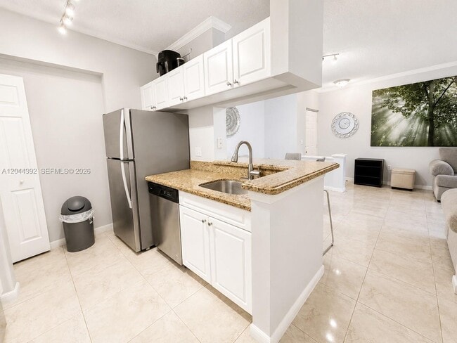 Photo - 17145 N Bay Rd Unidad 4502