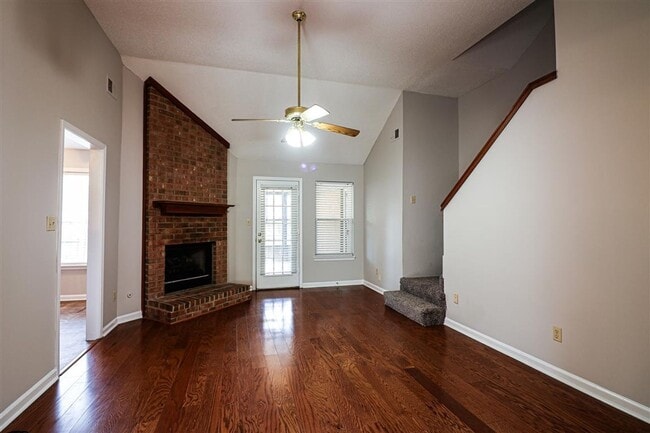 Photo - 3BD/2BA Home in Lakeland. Conveniently located. Pets Welcome.