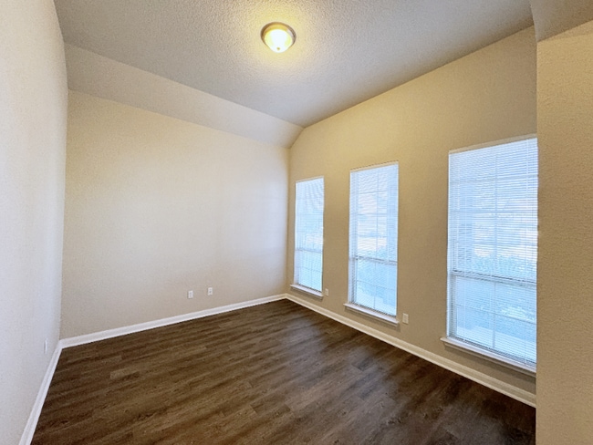 Photo - 2725 Keathley Dr