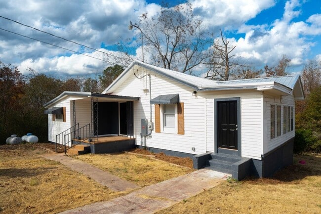 Photo - 4/2 House For Rent in Montevallo!