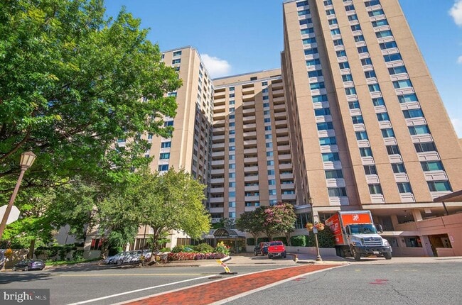 Building Photo - 4601 N Park Ave Unit 920-V Rental