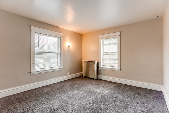 Photo - 1651 Minnehaha Ave W