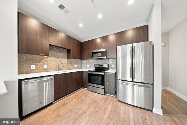 Photo - 989 S Buchanan St Unit 325