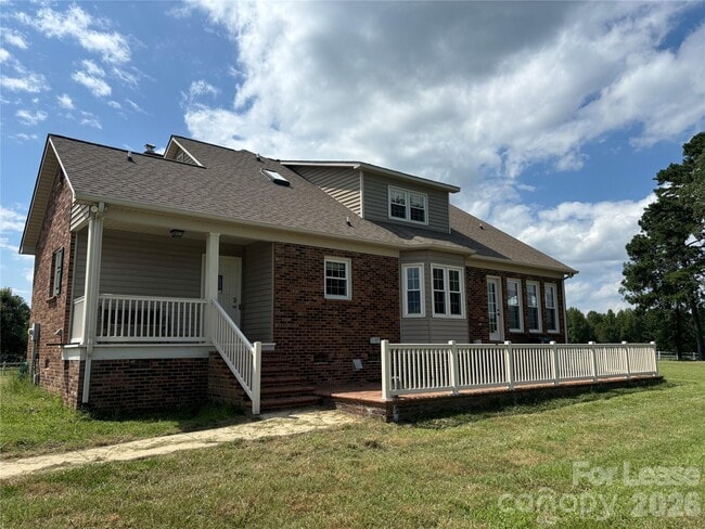 2417 Lynwood Dr