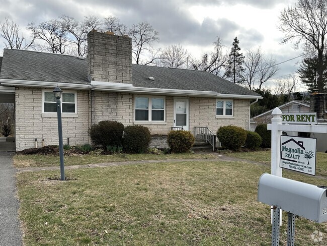 Building Photo - 334 Berrysburg Rd Rental