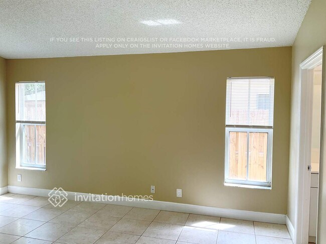 Photo - 6249 Island Way