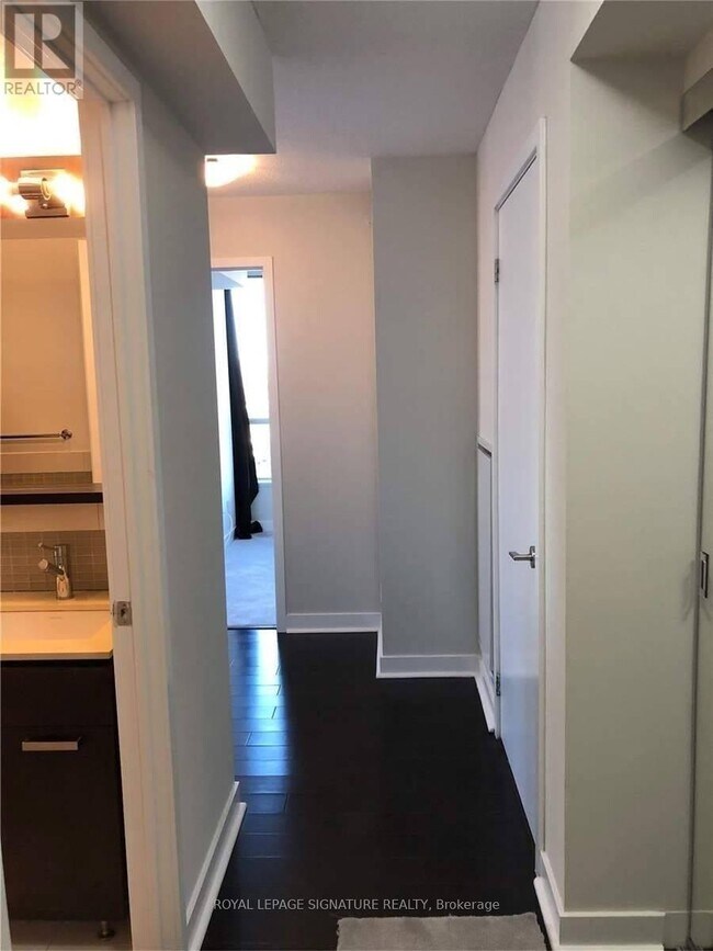 Photo - 295 Adelaide St W Unité 1802