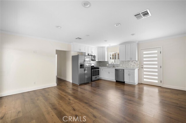 Photo - 7058 Willis Ave