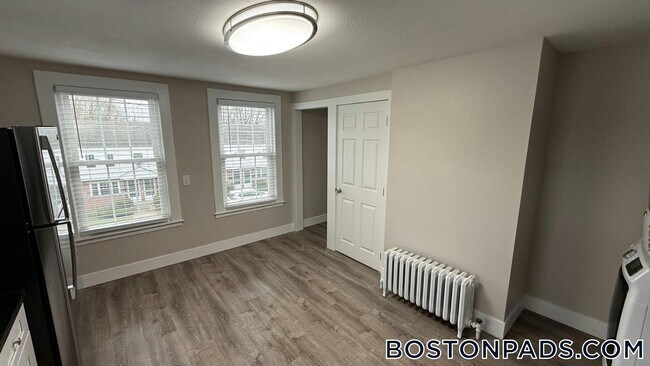 Photo - 227 West St Unit 2