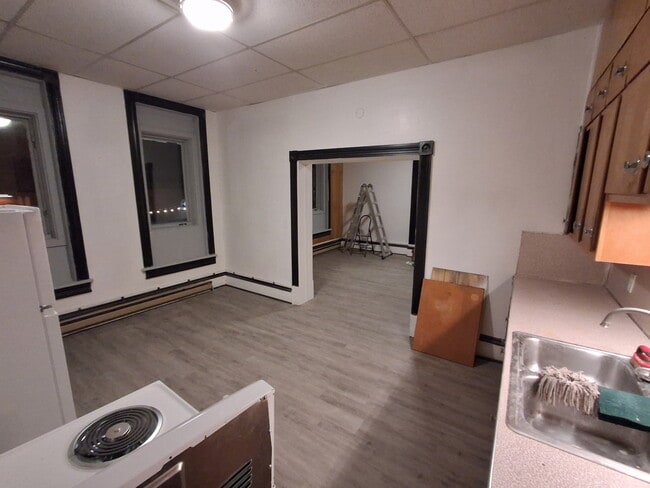 Building Photo - 230 N Sibley Ave Unit Main street