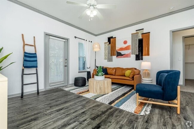 Building Photo - 9914 Military Dr W Rental