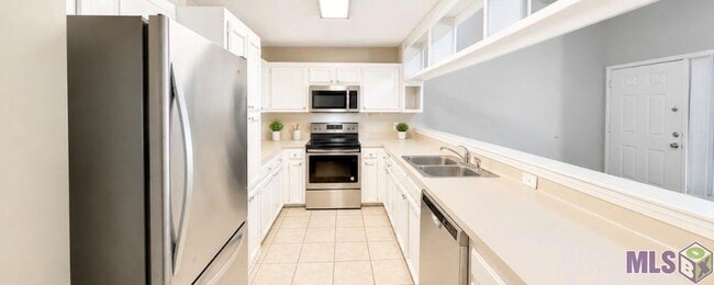 Photo - 9625 Siegen Ln
