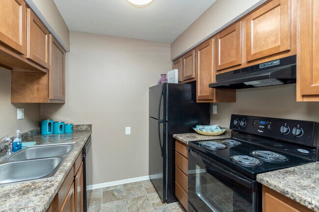 1HAB, 1BA - 634 ft² - Royalwood Apartments
