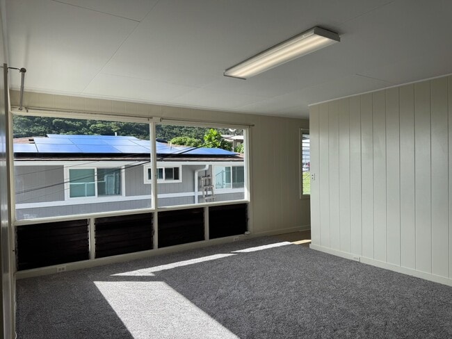 Photo - 3br - 3 Bed/2 Bath House with Family Room - Convenient Honolulu Location