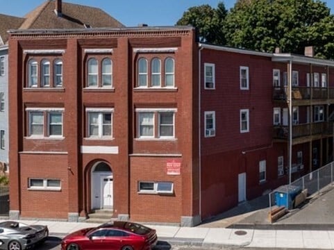 Building Photo - 176 Ferry St Unit 3L