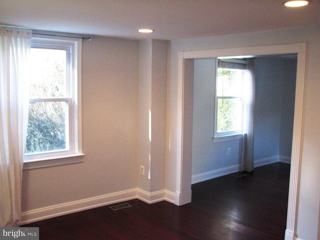 Photo - 1706 Willow Ave