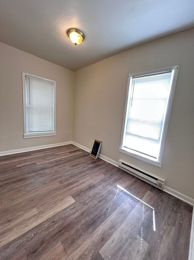 9 E Lee St