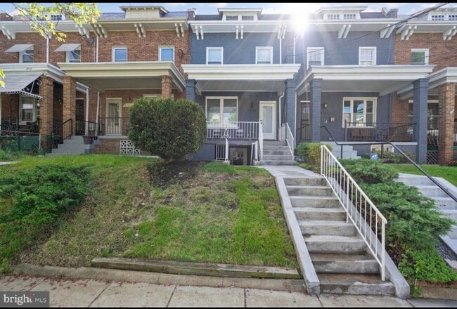 Photo - 4725 4th St NW