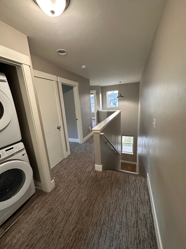 Photo - 250 Andesite Ave