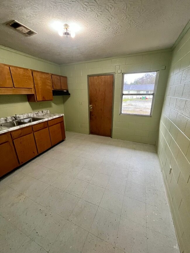 Building Photo - 370 E Gordon Ave Unit A
