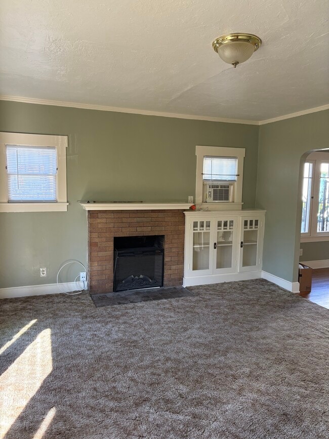 Photo - 252 N Wilson Ave Apartment Unit 252