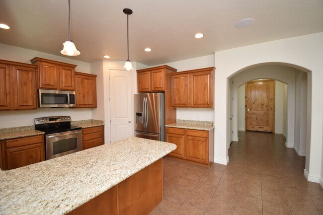 Photo - Beautiful 6 Bedroom Home in Riverton!