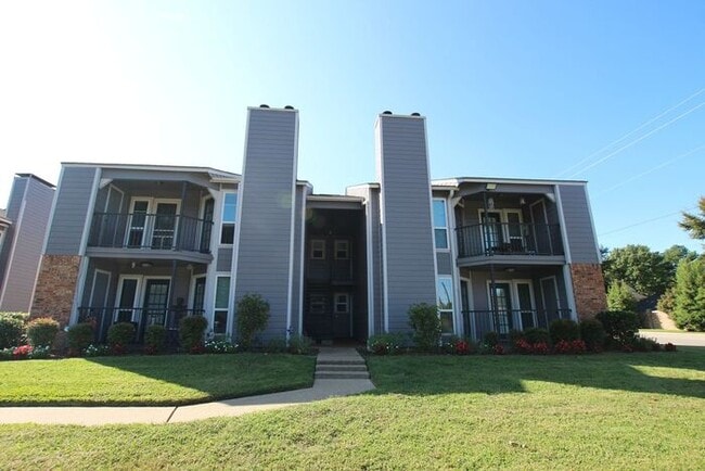 Building Photo - 1 Bedroom, 1 Bathroom Downstairs Apartment in Tyler! TOUR TODAY!