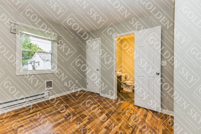 Photo - 2404 State St Unit 4
