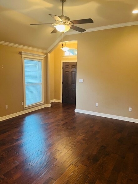 Photo - 359 Avondale Ln