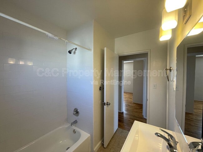 Photo - 1234 Circle Ave Unit B B