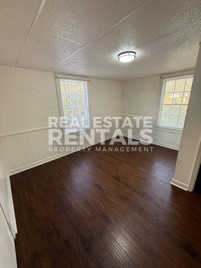 Photo - 2 W Tuscaloosa Ave