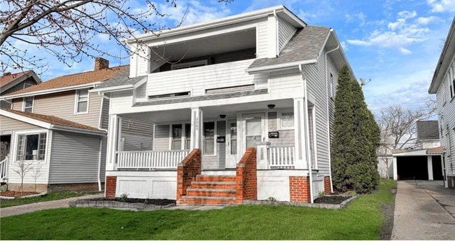 Photo - 2085 Chesterland Ave