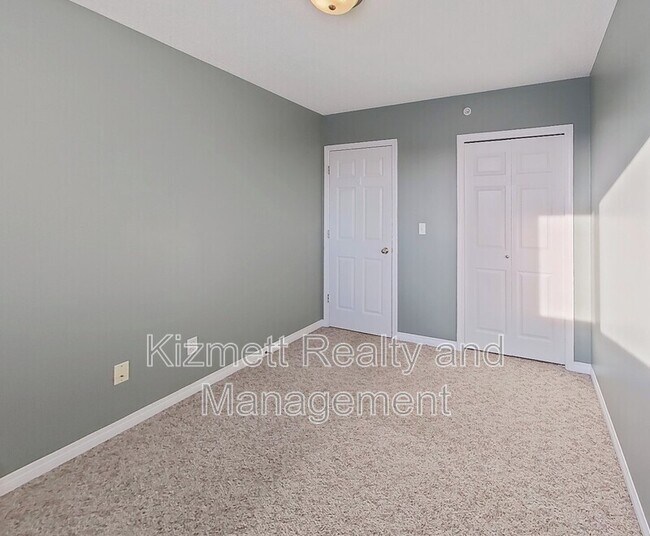 Photo - 9932-9100 100 Ave Unit 402