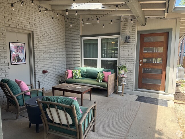 Building Photo - 3312 S Oak Dr Unit A Rental