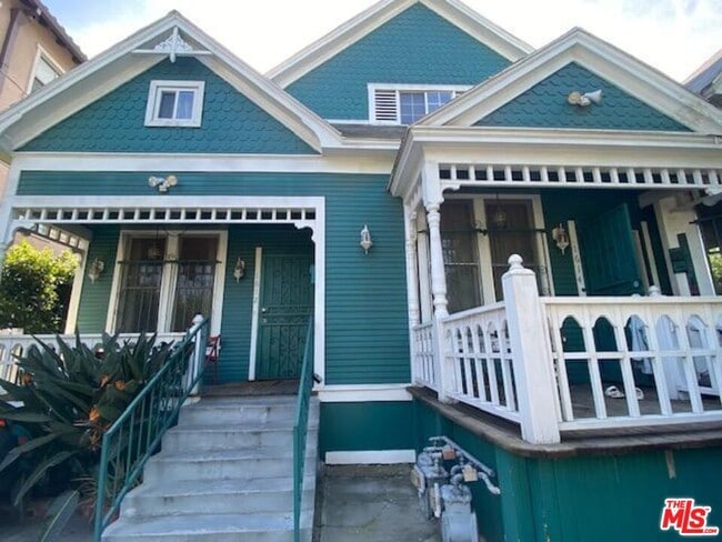 Building Photo - 1612 11th Pl