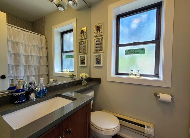 Photo - 550 W Arlington Pl