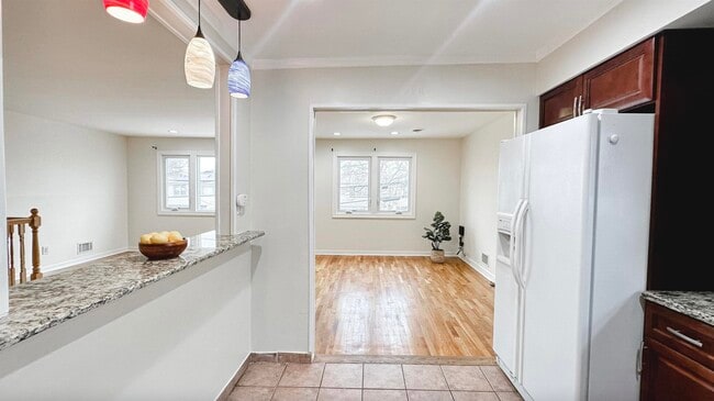 Photo - 14 Centre Ln Unit 2